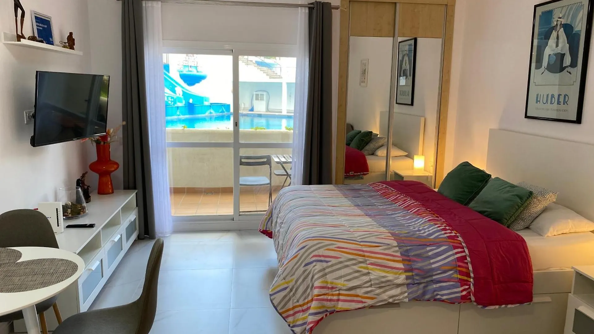 بينالماذينا Benalbeach Loft Encatador إسبانيا